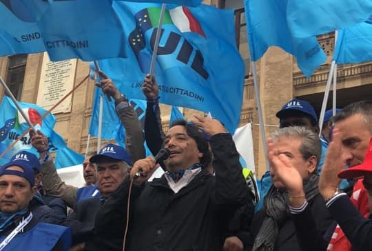 STRAORDINARIO SUCCESSO DELLA MANIFESTAZIONE INDETTA DA UIL E CGIL MESSINA CONTRO LA MACELLERIA SOCIALE DEL SINDACO DE LUCA