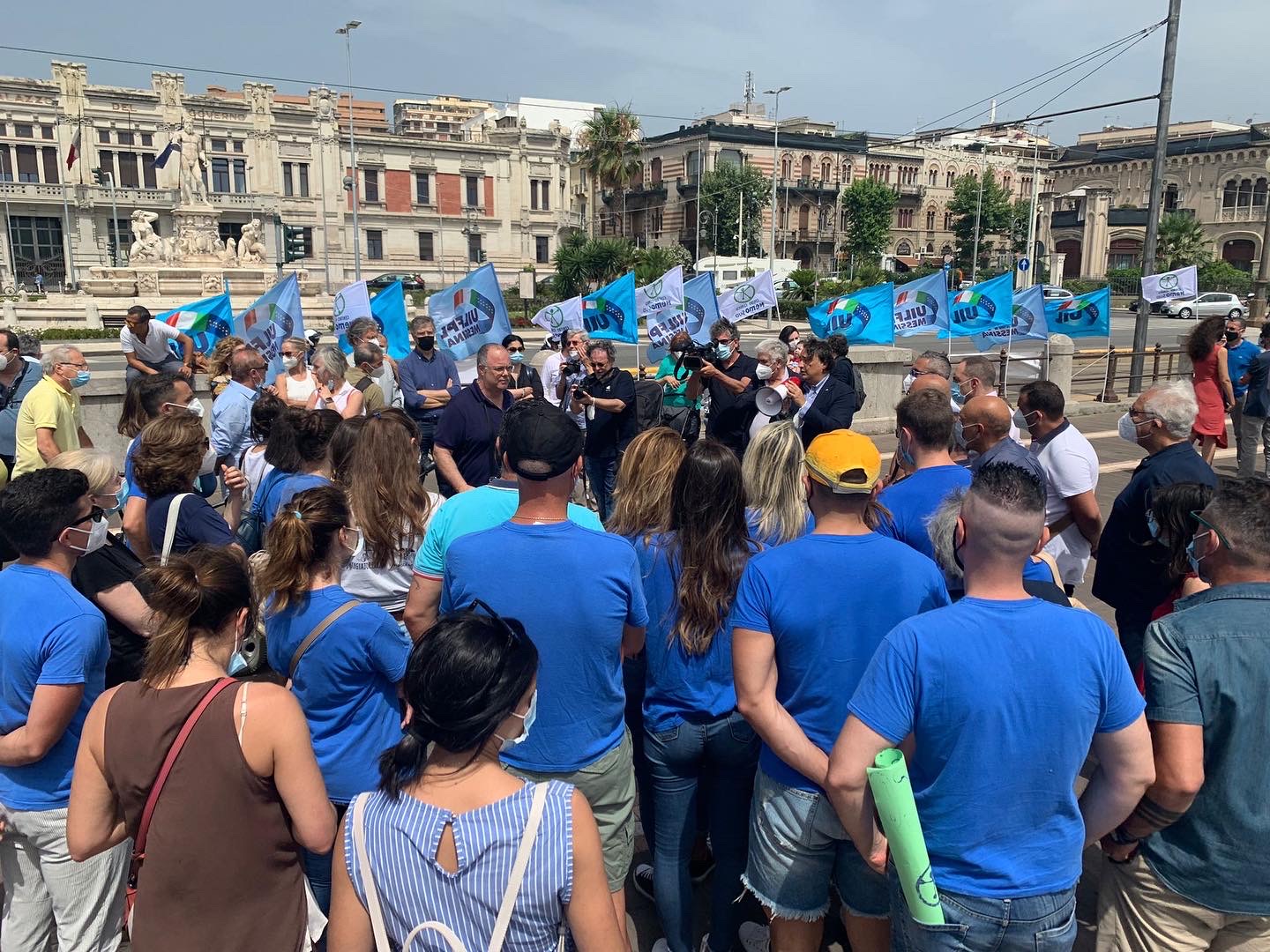 SALVIAMO IL CENTRO NEMO!! BAGNO DI FOLLA AL SIT-IN PROMOSSO DALLA UIL MESSINA